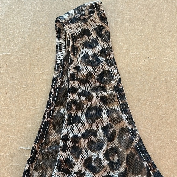 NWT Aqua brand leopard print sheer bodysuit size M high cut leg, deep scoop neck - Picture 8 of 10